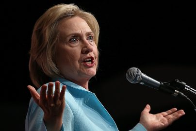 clinton-disqualified-with-email-scandal