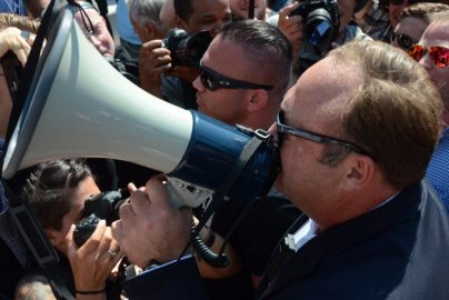 jones-attacked1 © Infowars