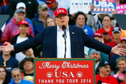 donaldtrump-merry-christmas-thankyoutour-2016-photo-credit-abc7chicago-com