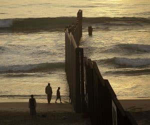 trump-mexican-border-wall-republicans-photo-credit-ap