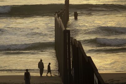 trump-mexican-border-wall-republicans-photo-credit-ap