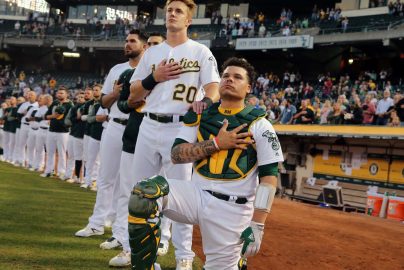 bruce-maxwell-mlb-takeaknee-photocredit-yardbarker-com