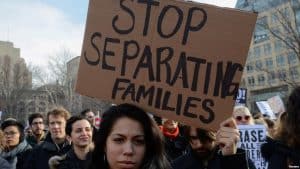 trump-immigration-policy-separating-families-voanews-com