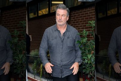 alec-baldwin-arrested-leaving-nypd-police-station-splashnews