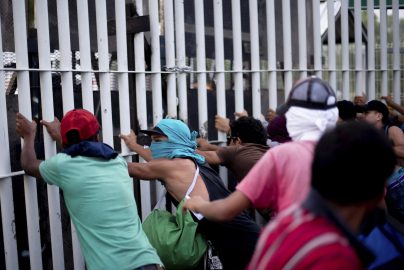 mexican-border-armed-caravan-apnews-com