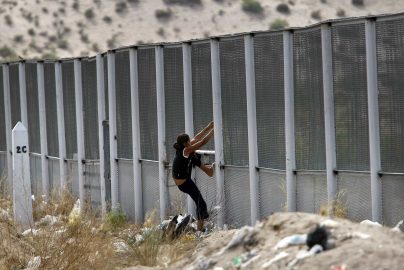 US NEWS MEXICO-FENCE 16 FT
