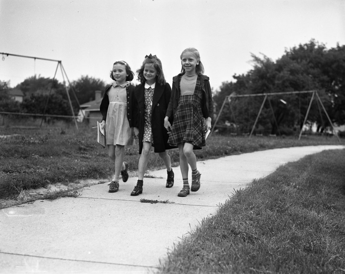 Mack Students Walking On The First Day Of School, September 1940 / IMAGE CREDIT: aadl.org