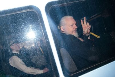 julian-assange-political-prisoner235-infowars-Image Credits Jack Taylor-Getty Images.