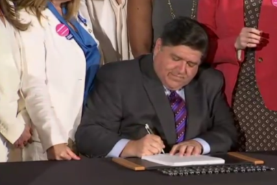 Screenshot-6_12_2019-6_52_36-PM-illinois-governor-pritzer-signs-bill-legalizing-abortion-up-to-birth-lifenews-com-ss
