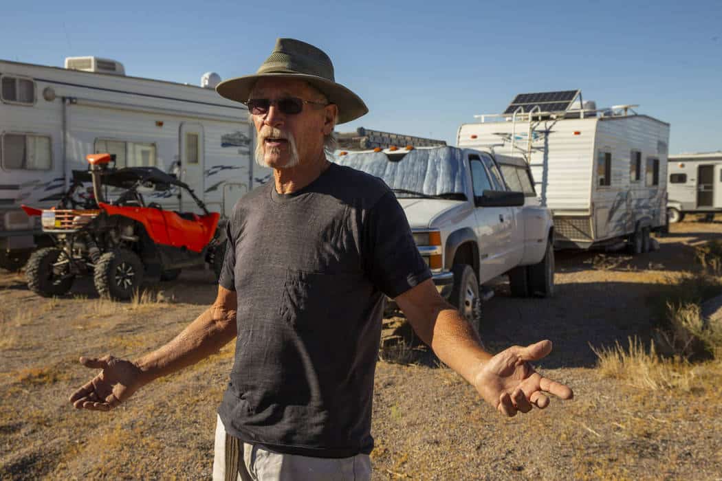 alienstock-nonsense-ken-faulhaber-las-vegas-camped-out-area-51-basecamp-rachel-nevada-l-e-baskow-lasvegasreviewjournal-left_eye_images-2019