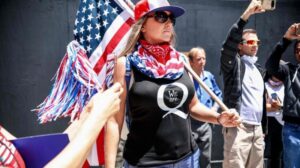 woman-flag-q-movement-zerohedge-com-2020-truth