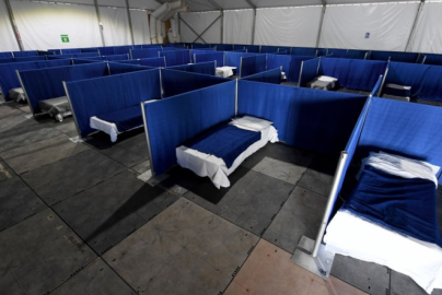 Screenshot-9_30_2021-4_41_48-PM-mandatory-quarantine-camp-infowars-screenshot-Ethan-Miller-via-Getty-Images